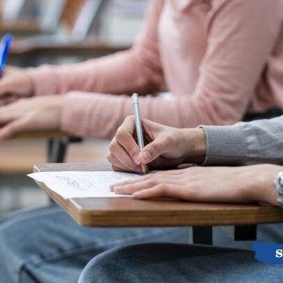 Украинские студенты на занятии в польском техникуме, обсуждение расходов на проживание - TechnikumSTN