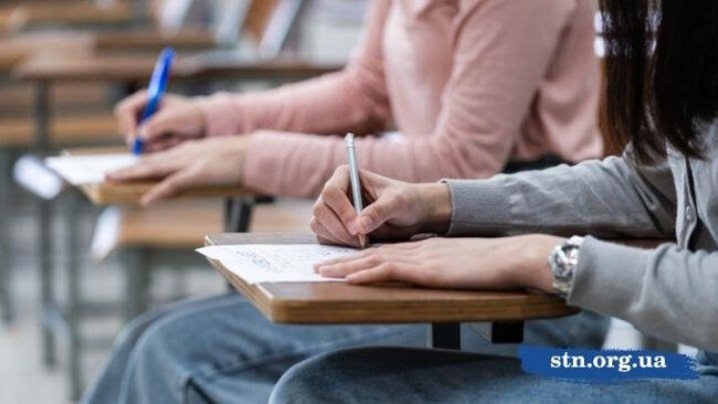 Українські студенти на занятті в польському технікумі, обговорення витрат на проживання - - TechnikumSTN